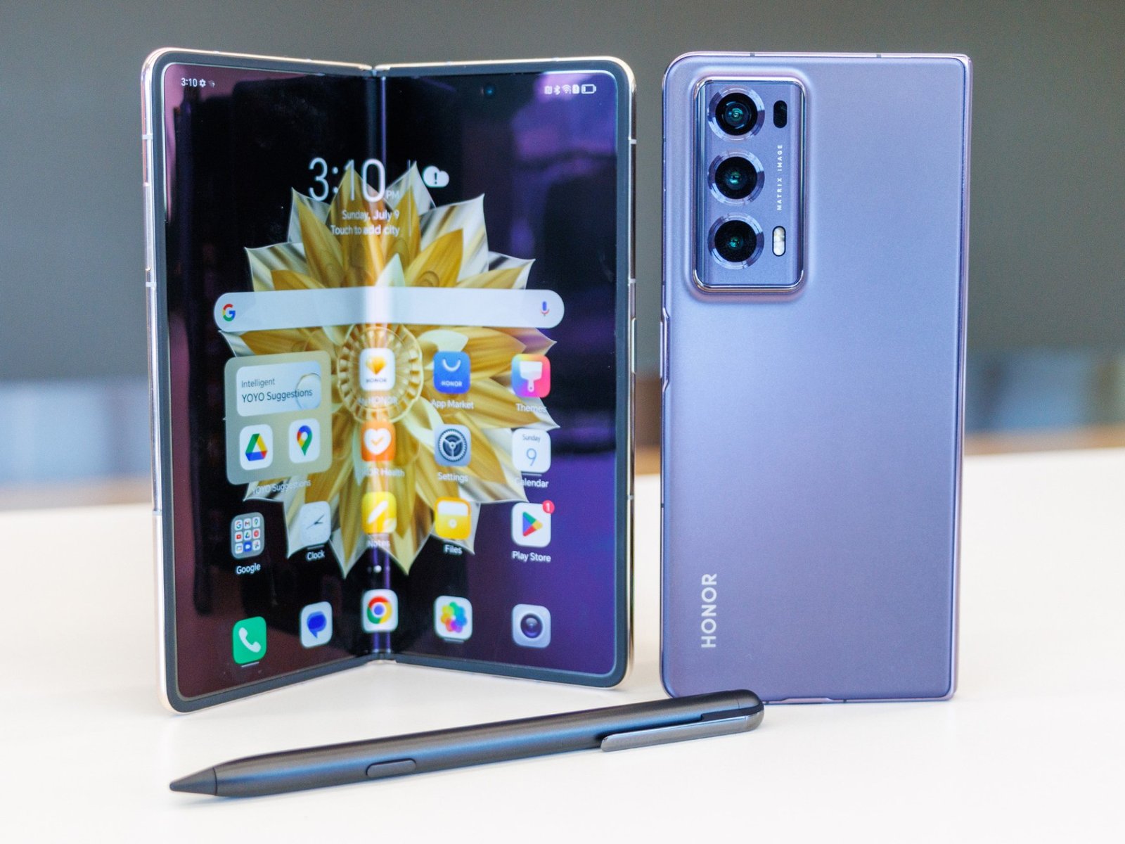 Honor Magic V2