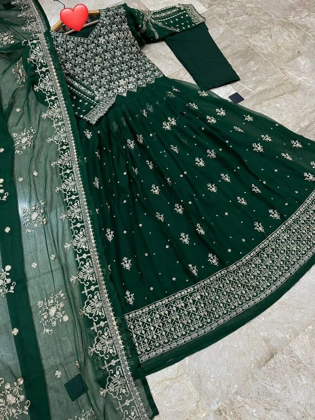Brand New lady suit available